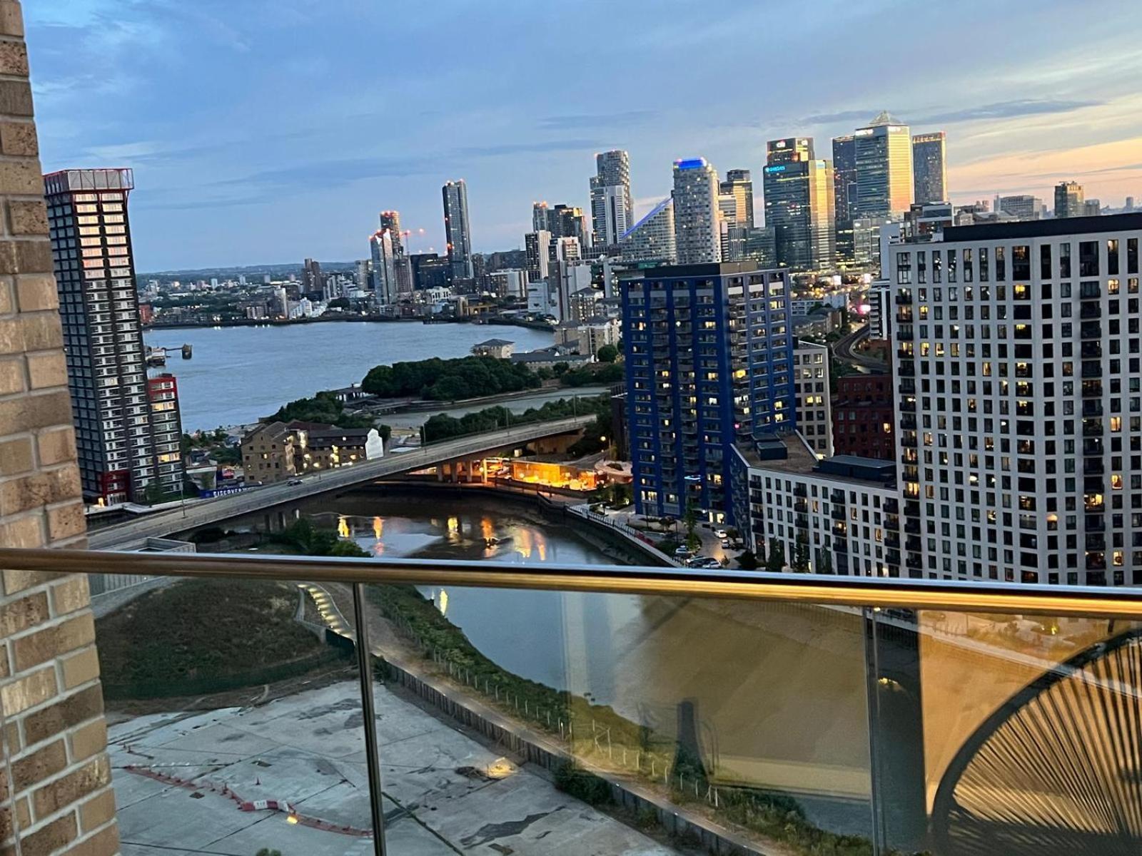 Апартаменти Ac Luxe Penthouse With Free Parking Лондон Екстер'єр фото